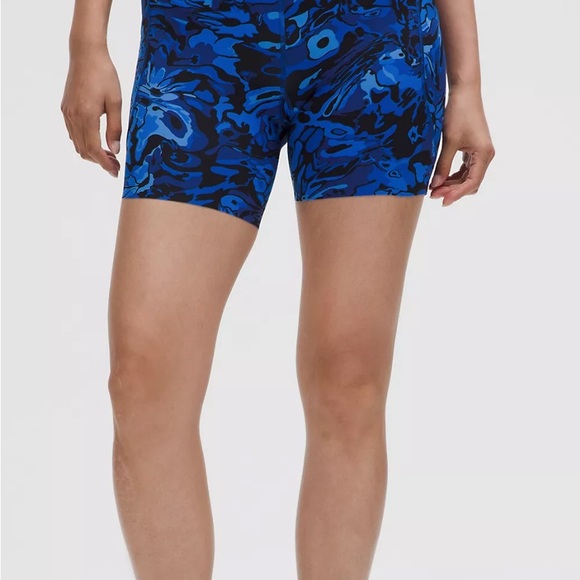 lululemon athletica Fast and Free High Rise Short 6” 5 Pockets Short - Picture 2 of 4